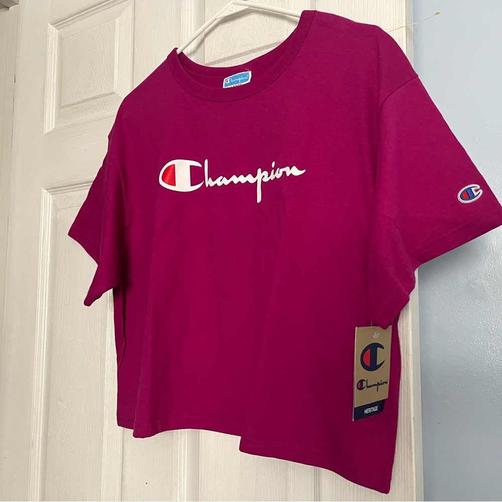 Champion Heritage Fuchsia Vintage Scrip Women's Cropped T-Shirt Size LRG